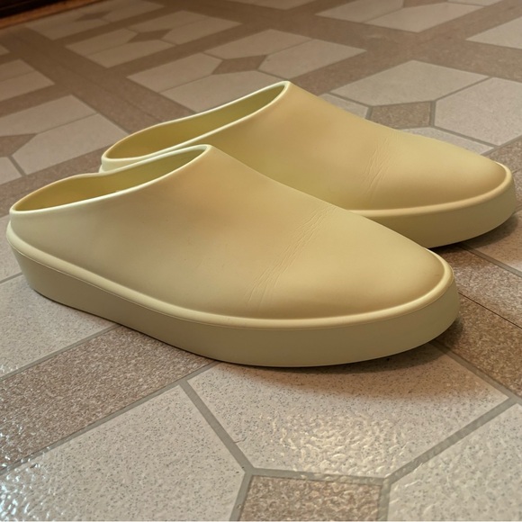 DEADSTOCK FEAR OF GOD CANARY YELLOW CALIFORNIA SLIDES SHOES ORIGINAL BOX - Picture 14 of 15